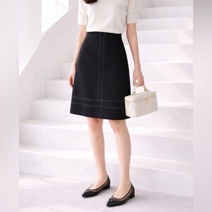 Akris Punto front pattern black textured wool midi skirt Sz 4